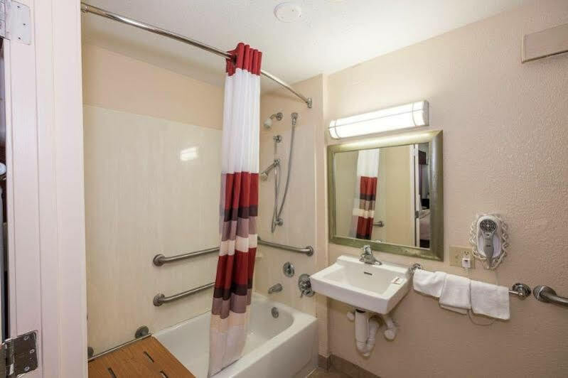 Red Roof Inn Tallahassee - University Екстериор снимка