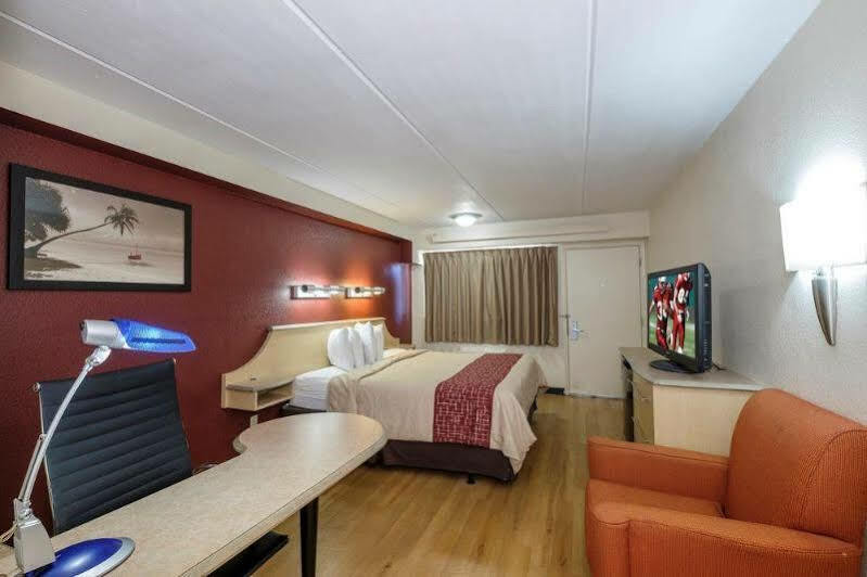 Red Roof Inn Tallahassee - University Екстериор снимка