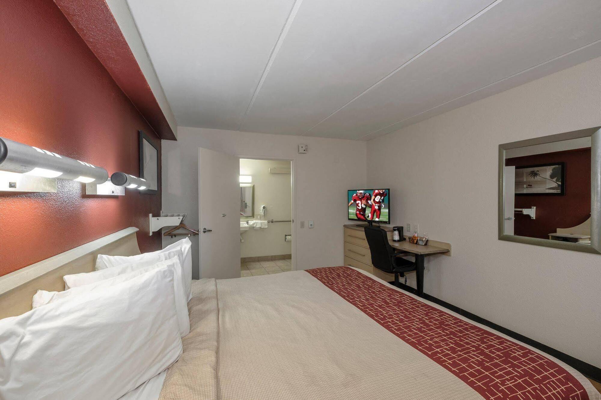 Red Roof Inn Tallahassee - University Екстериор снимка